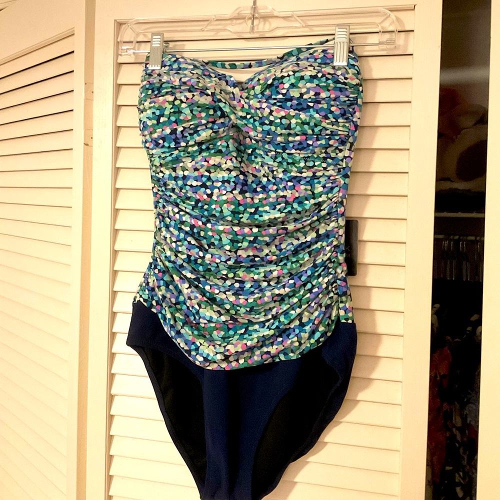 Brand new women’s NipTuck Swim one piece bathing suit